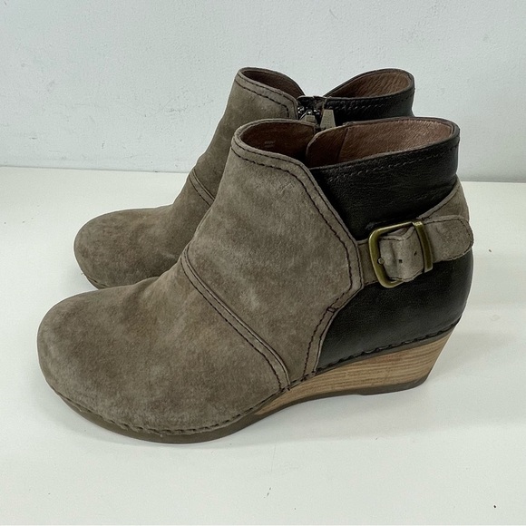 Dansko Taupe Shirley Wedge Suede Bootie Ankle Boots Size EU 39, US 9 - Picture 1 of 10